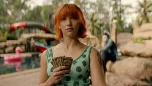 La chica con el tatuaje del pez sierra