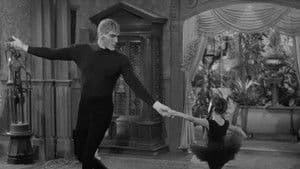 Lurch aprende a bailar